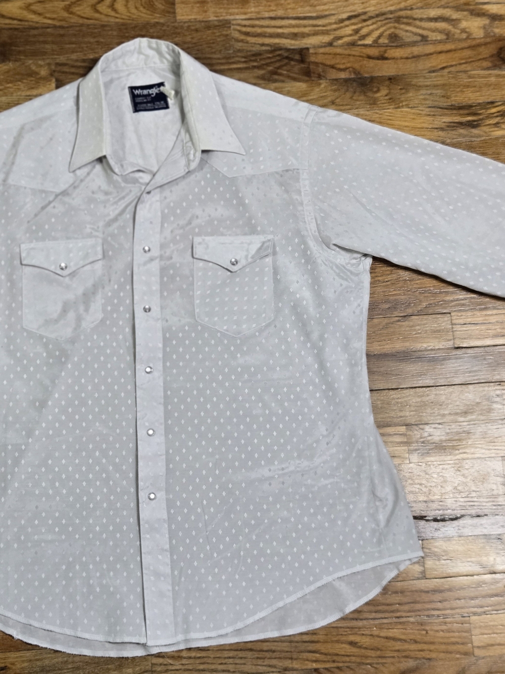 :
Vintage Wrangler Made in USA White Pearl Snap Shirt 17.5 35 XL Diamond Jacqua